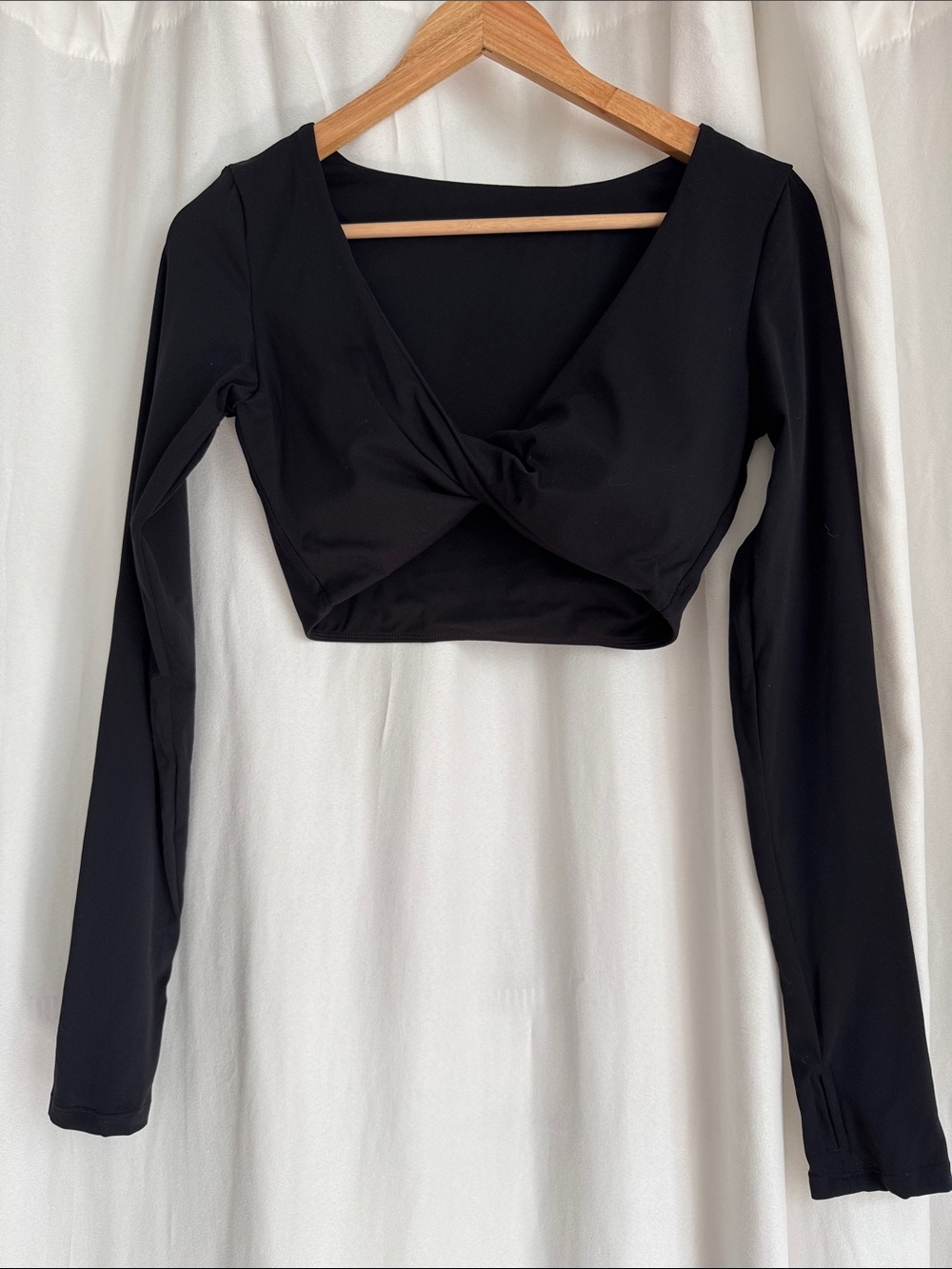 Women's Black Twist-Front Long Sleeve Crop Top